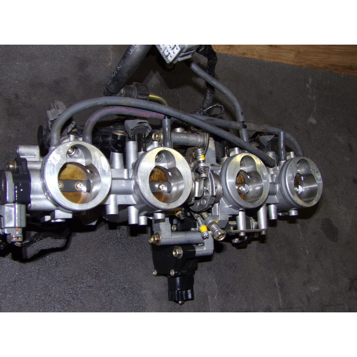 Boitier papillon injecteur Kawasaki 750 Z 2005 d'occasion au bon prix chez Récup bike