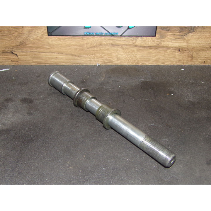 Axe de roue avant Kawasaki 750 Z 2005 (lot2)