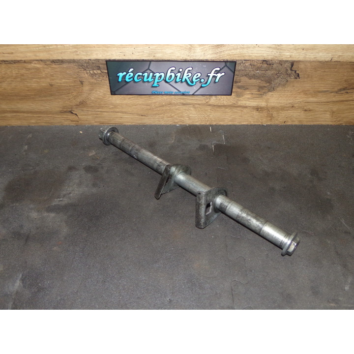 Axe de roue arrière (lot2) - Suzuki RF 600 R (1993–1997)