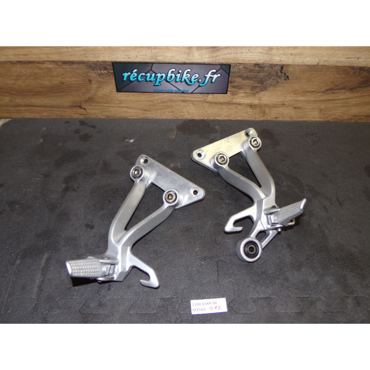 Repose pied passager Suzuki 1100 GSX-R 1994