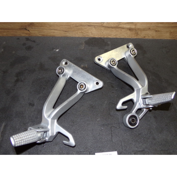 Repose pied passager Suzuki 1100 GSX-R 1994