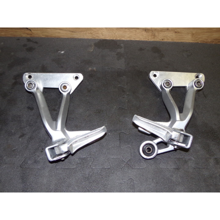 Repose pied passager Suzuki 1100 GSX-R 1994