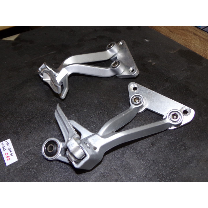 Repose pied passager Suzuki 1100 GSX-R 1994